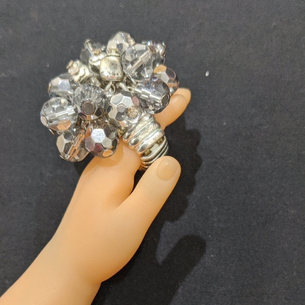 Elegant Silver Clusters Statement Ring - image 1